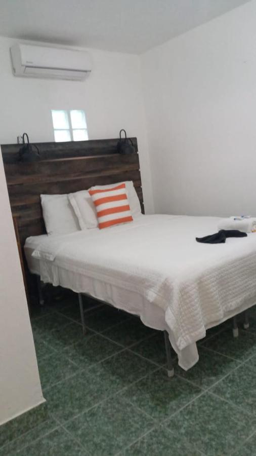 Beach Club Budget Rooms At Popeyes 키코커 외부 사진