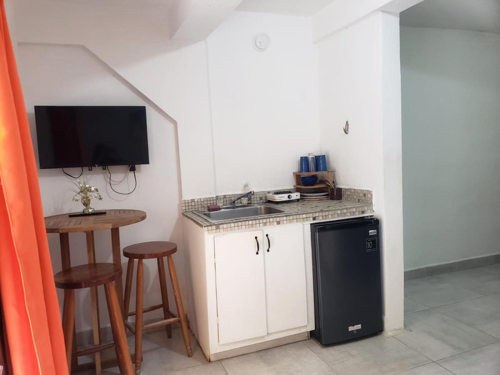 Beach Club Budget Rooms At Popeyes 키코커 외부 사진