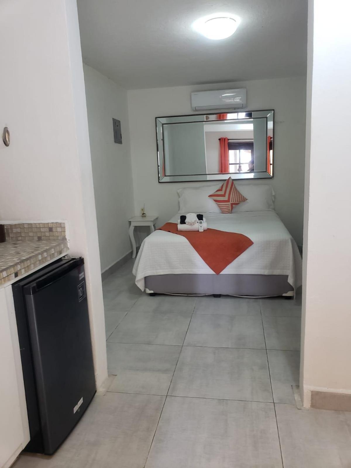 Beach Club Budget Rooms At Popeyes 키코커 외부 사진